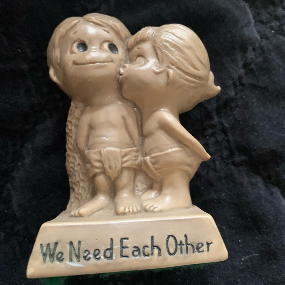 Russ Wallace Berries 70s Figurine “We Need Each Other”Couple Kiss on Cheek